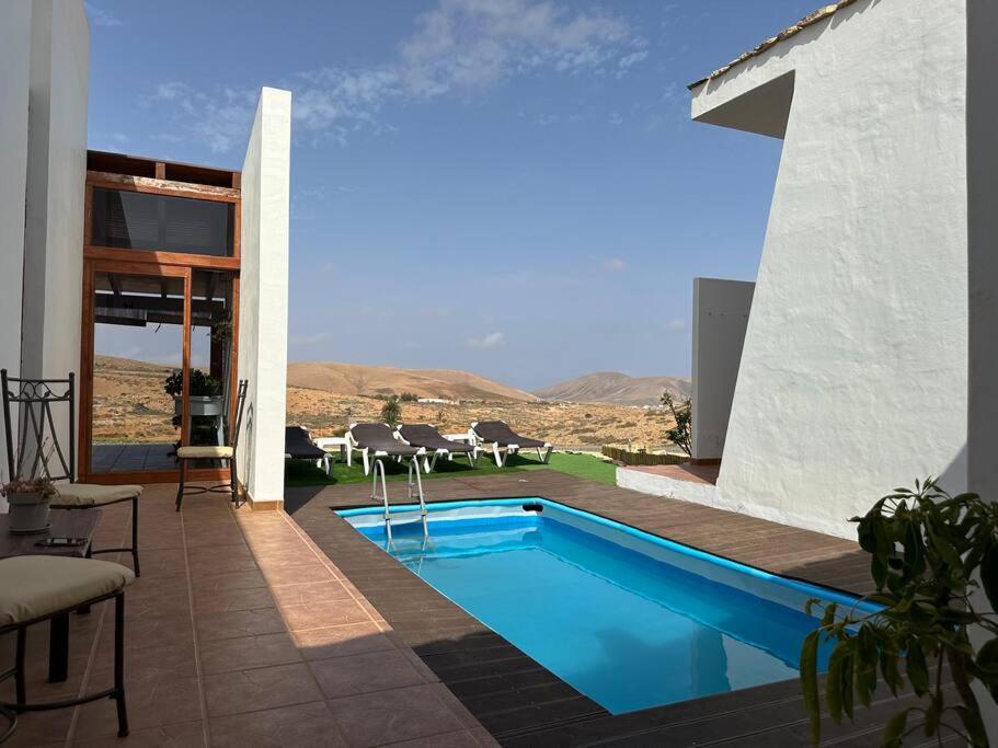 Private Villa With Pool In The Mountains Pajara  Exterior photo